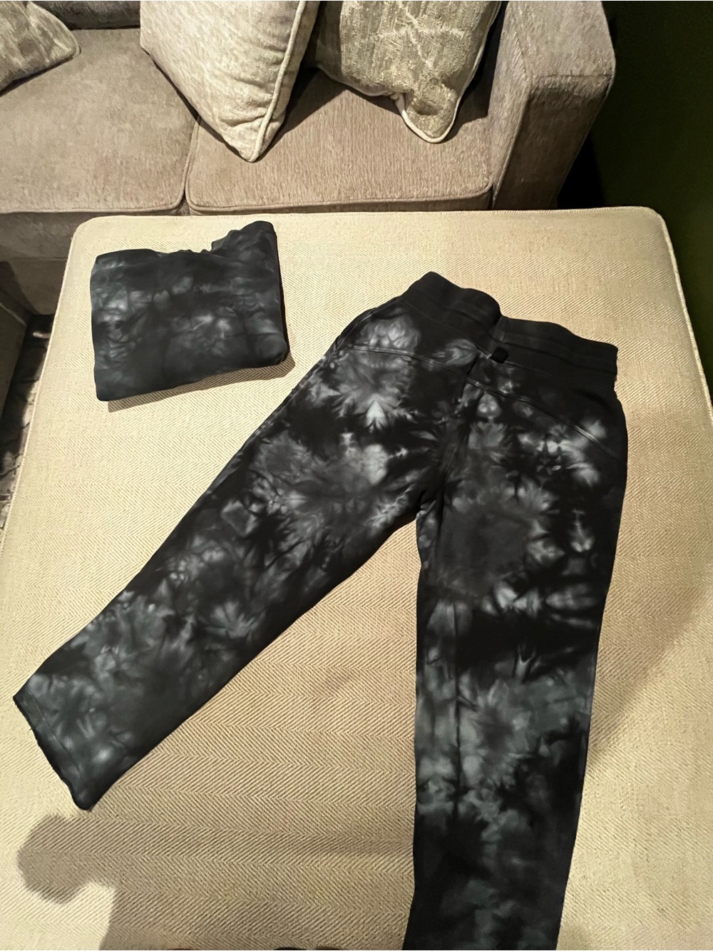 JoyLab Men's Black and Gray Tie-Dye Crewneck Sweater